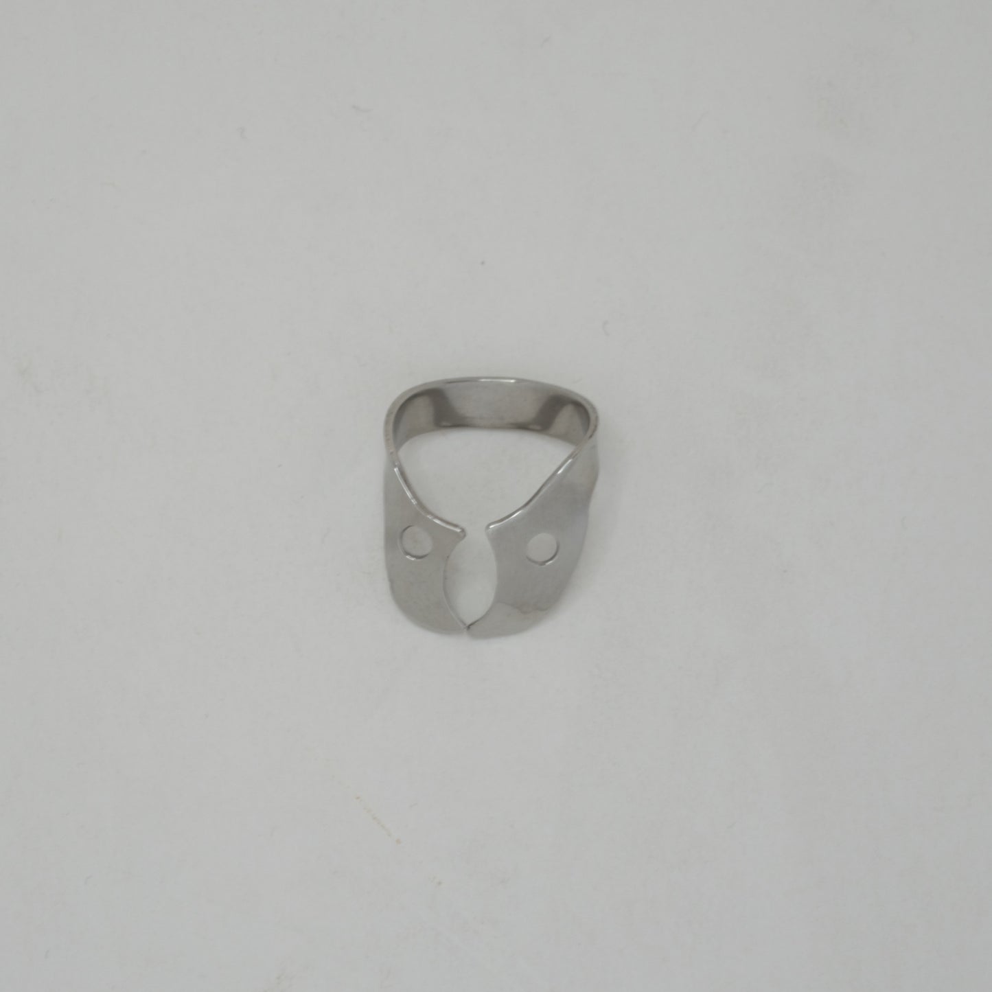 Molar Rubber Dam Lower Left Clamp, #24