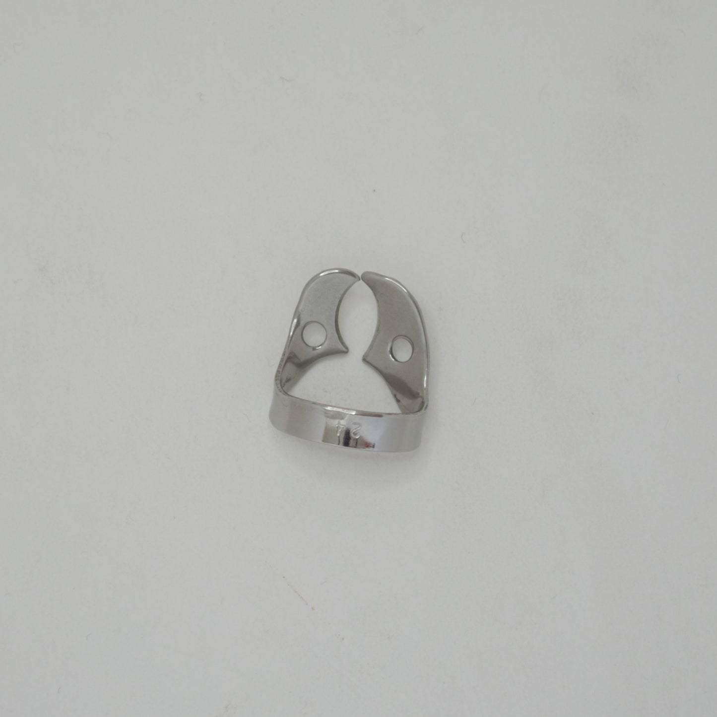 Molar Rubber Dam Lower Left Clamp, #24