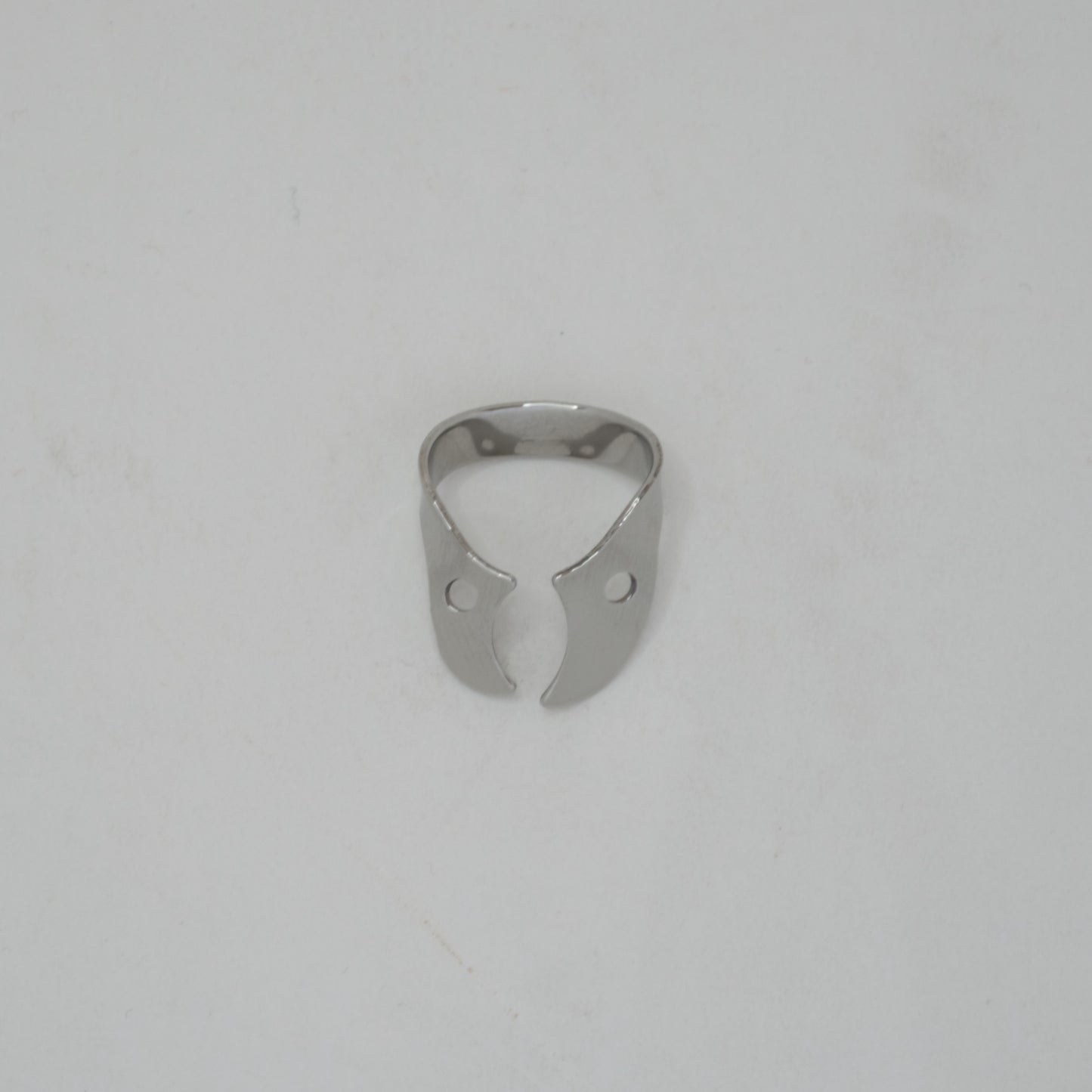 Molar Rubber Dam Lower Right Clamp, #25