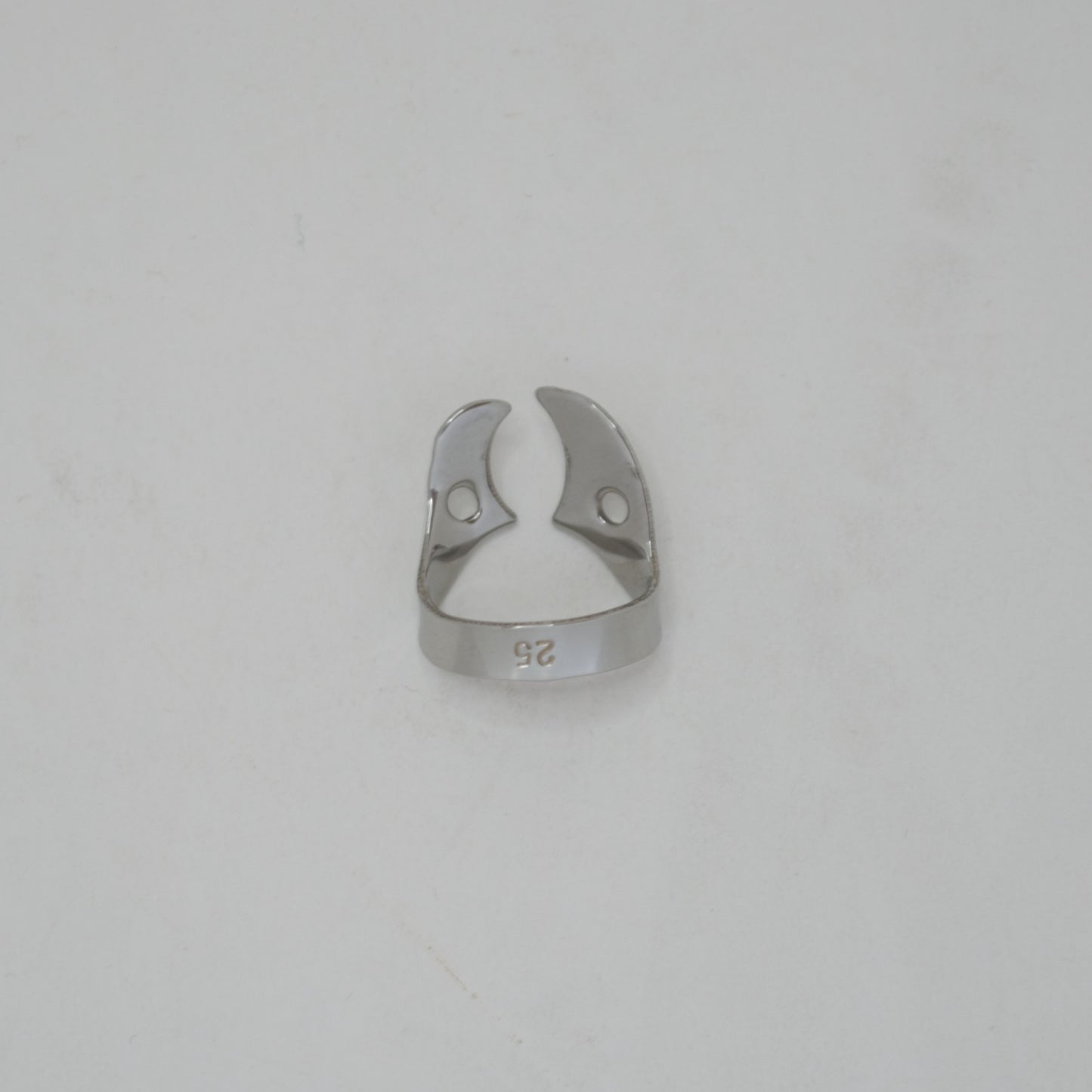 Molar Rubber Dam Lower Right Clamp, #25