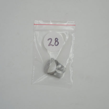 Molar Rubber Dam Lower Right Clamp, #28