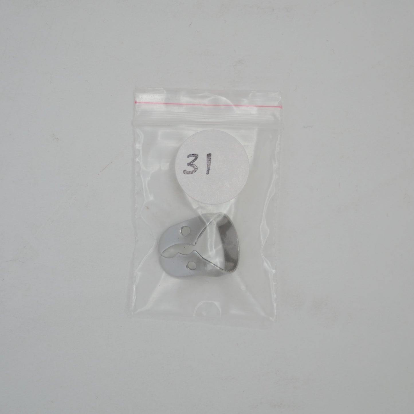 Molar Rubber Dam Lower Right Clamp, #31