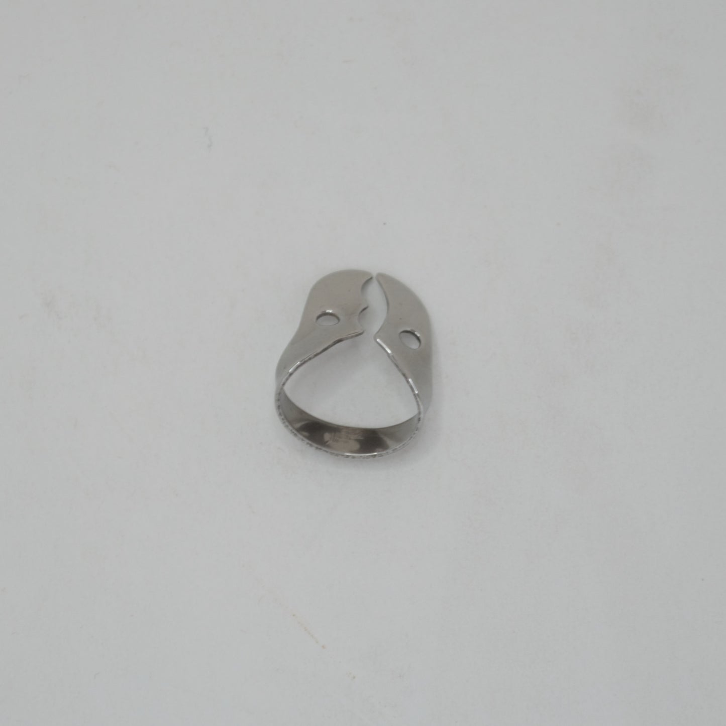 Molar Rubber Dam Lower Right Clamp, #31