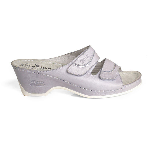 Slipper, Eszter